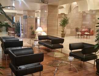 Lobby 2 M Grand Hotel - next to Msheireb Metro Station and Souq Waqif