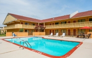 Swimming Pool 4 Quality Inn & Suites Corinth West