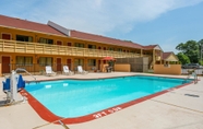 Swimming Pool 5 Quality Inn & Suites Corinth West