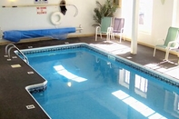 Swimming Pool Baxter Park Inn