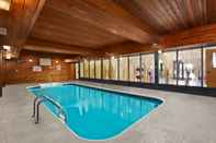 Swimming Pool Days Inn by Wyndham Colchester Burlington