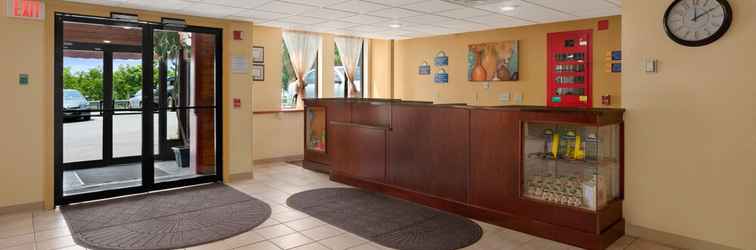 Lobi Days Inn by Wyndham Colchester Burlington