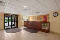 Lobby Days Inn by Wyndham Colchester Burlington