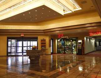 Lobby 2 Ramada by Wyndham Viscount Suites Tucson East