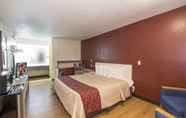 Bedroom 3 Red Roof Inn Atlanta - Norcross