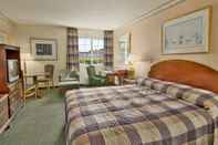 Bedroom Days Inn by Wyndham Mt. Vernon