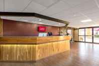 Sảnh chờ Red Roof Inn & Suites Pigeon Forge - Parkway