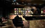 Bar, Cafe and Lounge 4 25hours Hotel Terminus Nord