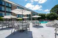 Swimming Pool Travelodge by Wyndham Memphis Airport/Graceland