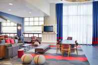 Common Space Four Points By Sheraton Philadelphia Airport