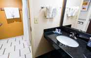 In-room Bathroom 3 Fairfield Inn and Suites By Marriott Chesapeake