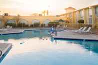 Swimming Pool Days Inn by Wyndham Del Rio