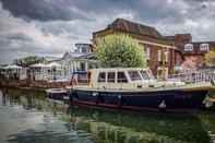 Exterior Macdonald Compleat Angler