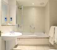 In-room Bathroom 3 Macdonald Compleat Angler