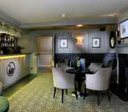 Bar, Cafe and Lounge 5 Macdonald Compleat Angler