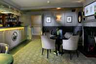 Bar, Cafe and Lounge Macdonald Compleat Angler