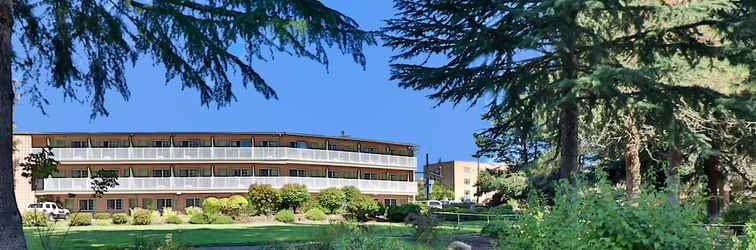 Exterior Riverfront Inn Roseburg