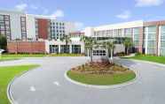 Exterior 3 DoubleTree by Hilton Hotel & Suites Charleston Airport