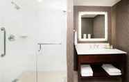 In-room Bathroom 6 DoubleTree by Hilton Hotel & Suites Charleston Airport