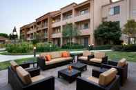 Common Space Courtyard by Marriott Bakersfield