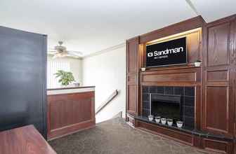 Lobby 4 Sandman Inn Smithers