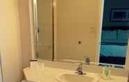 In-room Bathroom 7 Quality Inn & Suites Garden of the Gulf