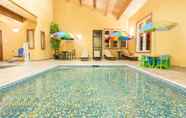 Swimming Pool 3 Days Inn by Wyndham Silverthorne