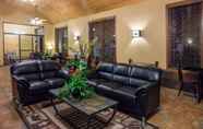 Lobby 6 Days Inn by Wyndham Silverthorne