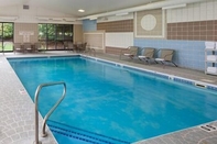 Swimming Pool Holiday Inn Express Akron NW - Fairlawn, an IHG Hotel