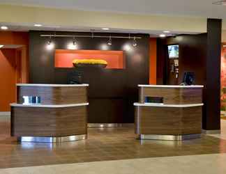 Sảnh chờ 2 Courtyard by Marriott Lincroft Red Bank