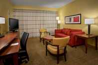 Common Space Courtyard by Marriott Lincroft Red Bank