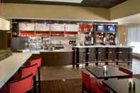 Bar, Cafe and Lounge Courtyard by Marriott Lincroft Red Bank