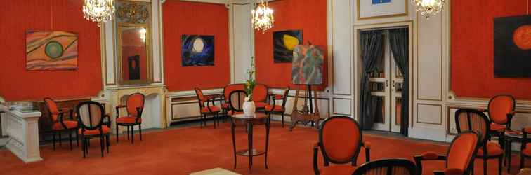 Lobi Grand Hotel de la Reine Place Stanislas