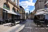 Ruang untuk Umum Grand Hotel de la Reine Place Stanislas