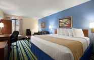 Bedroom 6 Days Inn by Wyndham Fargo