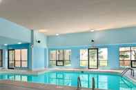 Swimming Pool Days Inn by Wyndham Fargo