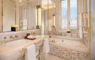 In-room Bathroom 5 Hotel Eden - Dorchester Collection
