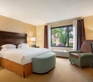 Bedroom 5 DoubleTree by Hilton Hotel Boston - Bedford Glen