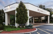 Exterior 6 DoubleTree by Hilton Hotel Boston - Bedford Glen