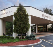 Exterior 6 DoubleTree by Hilton Hotel Boston - Bedford Glen