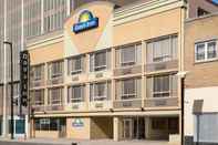 Luar Bangunan Days Inn by Wyndham Ottawa