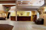 Lobby Quality Inn & Suites