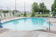 Swimming Pool Holiday Inn Clarkston - Lewiston, an IHG Hotel