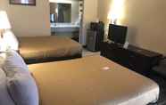 Bedroom 4 Econo Lodge Urbandale-Northwest Des Moines