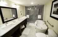 ห้องน้ำภายในห้อง 6 Best Western Plus Dryden Hotel & Conference Centre