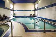 Swimming Pool Best Western Plus Regency Inn & Conference Centre