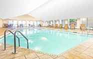 Swimming Pool 4 Quality Inn