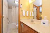 Toilet Kamar Americas Best Value Inn Maumee Toledo