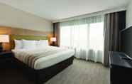 ห้องนอน 5 Country Inn & Suites by Radisson, San Diego North, CA