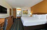 Bedroom 2 Days Inn by Wyndham Florence Cincinnati Area